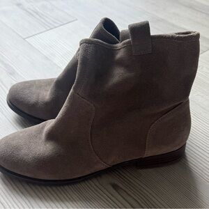 Sole Society Tan Ankle Booties with Suede Finish